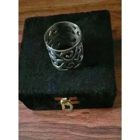 Set of 4-Handcrafted Silver Filigree Napkin Rings - Picture 4 of 5